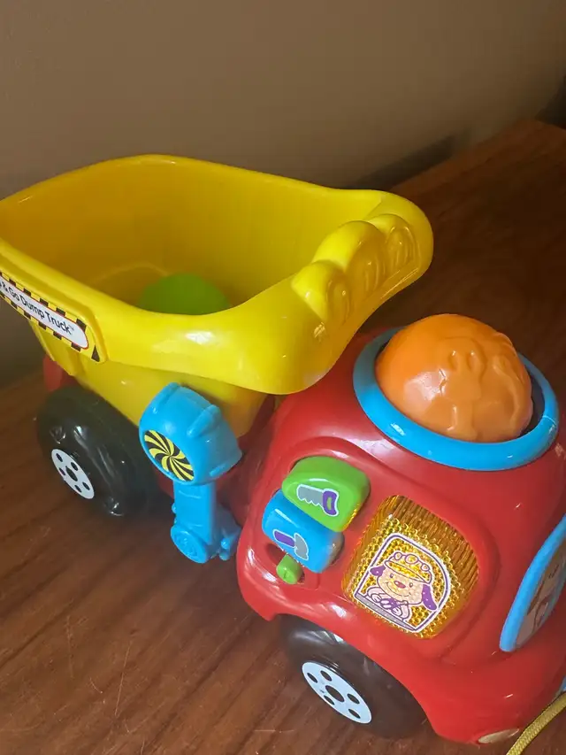 VTech Drop & Go Dump Truck - drop the rocks through the hole 63735877243521121