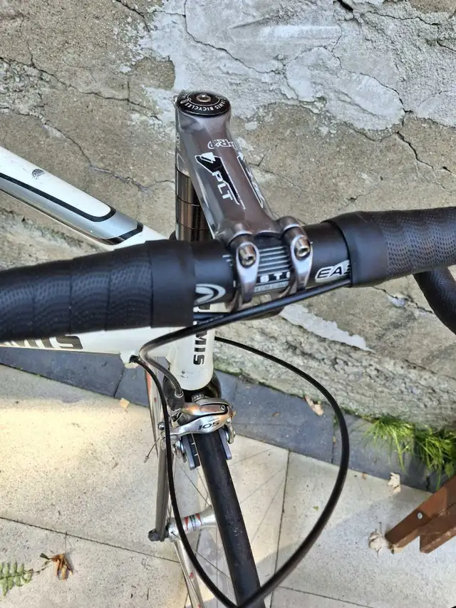 Custom Jamis Ventura Comp in Road in Kingston - Image 5