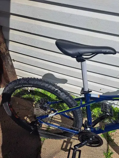 Selling Aggressor Pro Gt mountain bike medium frame, 27.5", View more