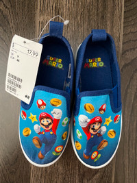 BNWT Kids Super Mario Sneakers - Size 9