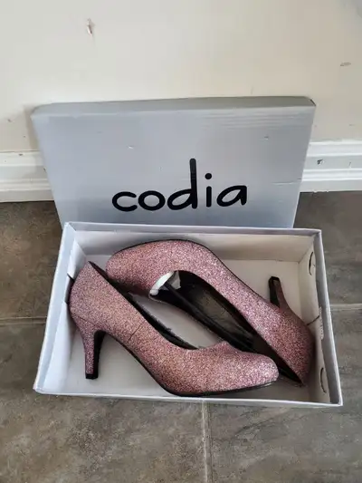Women's lilac colour shoes with comfortable heels, View more