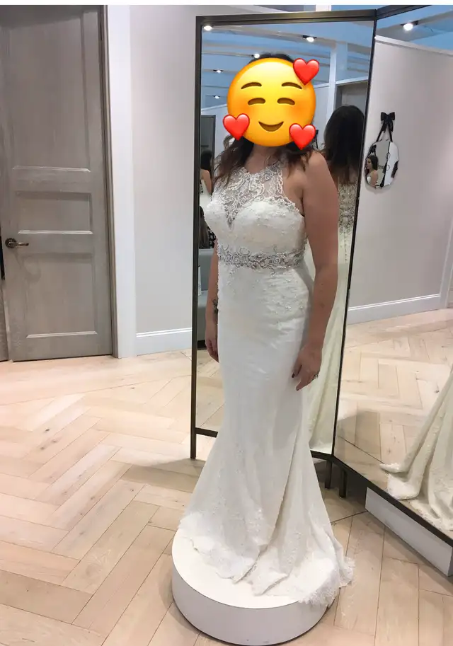 PRICE DROP!  Wedding Dress in Wedding in Kawartha Lakes - Image 3