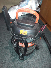 8 Gal. Wet dry "shop-vac" type kuboto vacuum