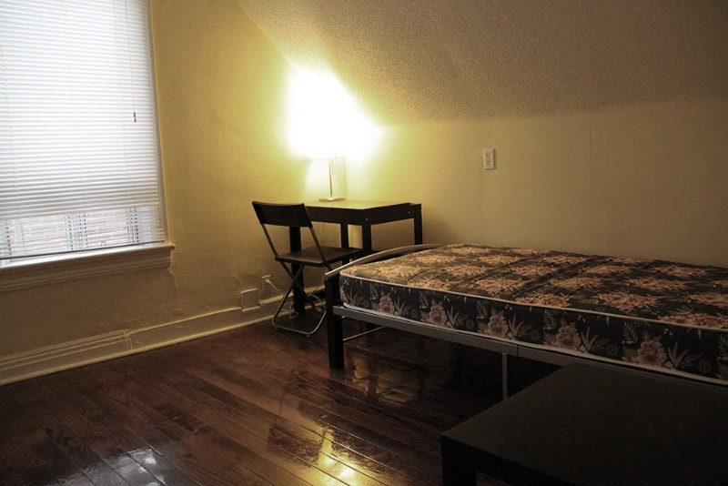 Room for rent Toronto Downtown (Bloor and Dufferin) Room Rentals