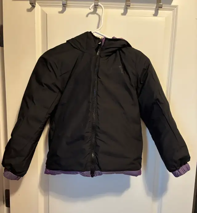 Cranston: Girls North Face reversible puffer jacket Sz S 7/8 in Kids & Youth in Calgary - Image 5