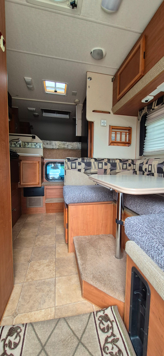 Lance Camper Model 915 in Travel Trailers & Campers in Calgary - Image 4