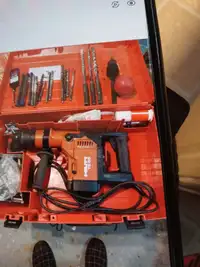 Hilti TE50 with a bunch of bits from 1/4 " to 1" all in good con