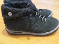 Merrel black boots size 9.5 NEW PRICE