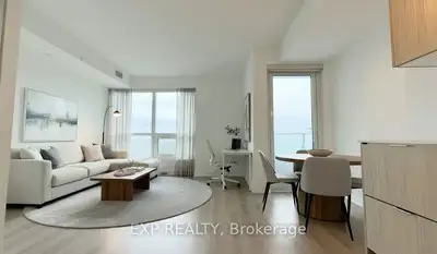 A condo apartment in The Rosedale on Bloor offers stunning north-facing panoramic views from a high...