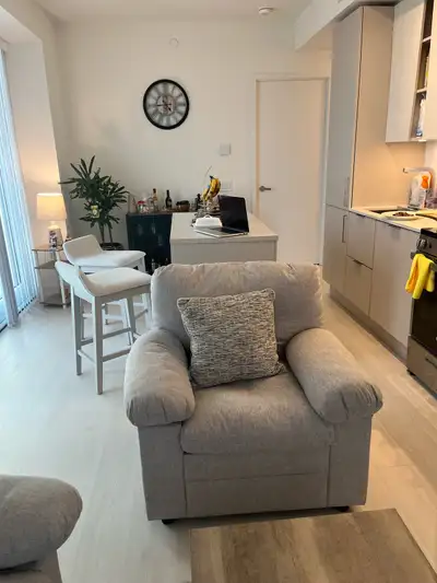 One bedroom available Square one