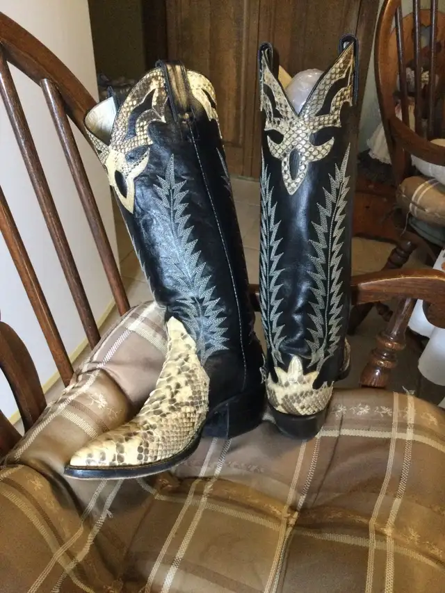 Genuine Leather and Snake Womens Cowboy Boots in Women's - Shoes in Chatham-Kent - Image 3