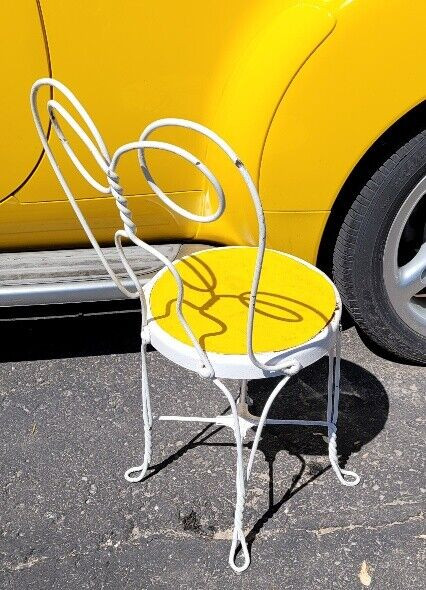 Wrought Iron - yellow  seat color - ice cream parlour chair in Arts & Collectibles in Barrie - Image 4