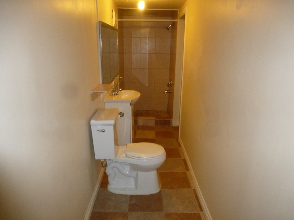 2 bedrooms basement apartment 4