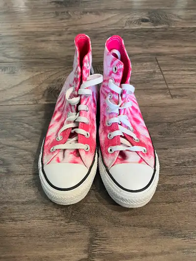 Tie dye pink high tops barely worn size 6 womens