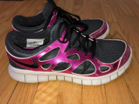 Nike Free Run 2 Black and Metallic Pink Runners