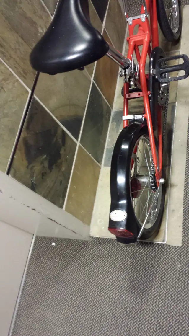 DAHON VELO PLIABLE ORIGINALE in Cruiser, Commuter & Hybrid in City of Montréal - Image 7