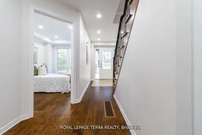 Private Room + Private Washroom + Parking | Walk to Amazon | $800 | 8 Graywardine Lane, Ajax, ON (Sa...