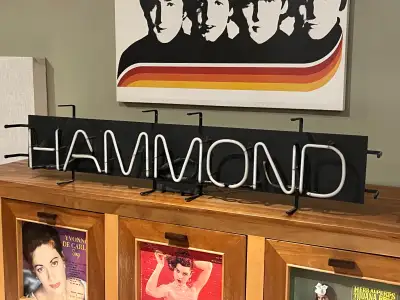 Original dealer Hammond Oregon neon sign. Excellent condition. Works as new. 48 inches wide. Origina...