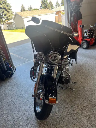 2008 Heritage 96 ci 6 speed v&h fish tail true duals v&h tuner. LED lights, removable fairing with s...