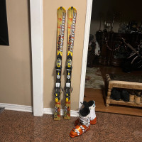 143 Dynamic Slalom ski with boots 