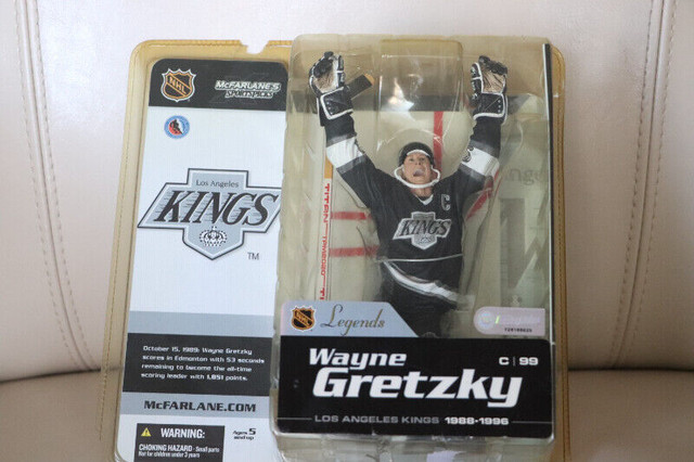 Wayne Gretzky, L.A. Kings,Legends,Guy Lafleur,Montreal,McFarlane in Arts & Collectibles in Calgary - Image 2