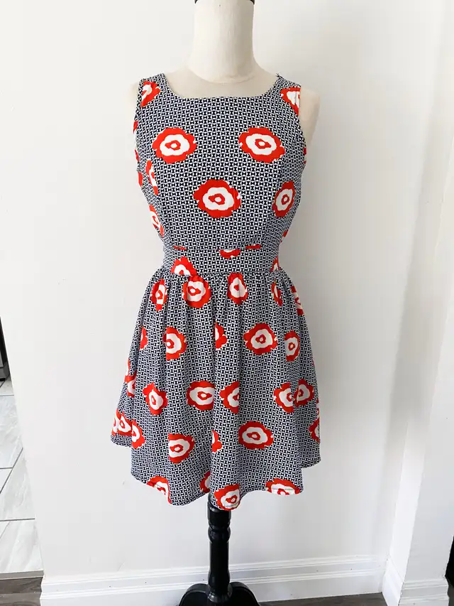 Floral Summer Dress in Women's - Dresses & Skirts in Kitchener / Waterloo - Image 2
