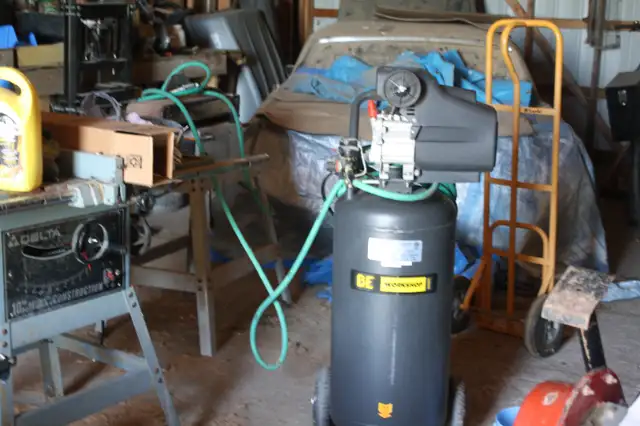 BE Tools upright 2HP air compressor, in Power Tools in Regina - Image 3