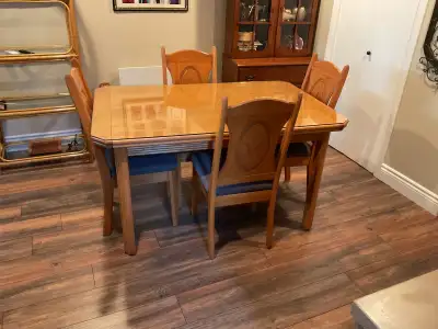 Set de cuisine en bois 55 x 36 ; 4 chaises, View more