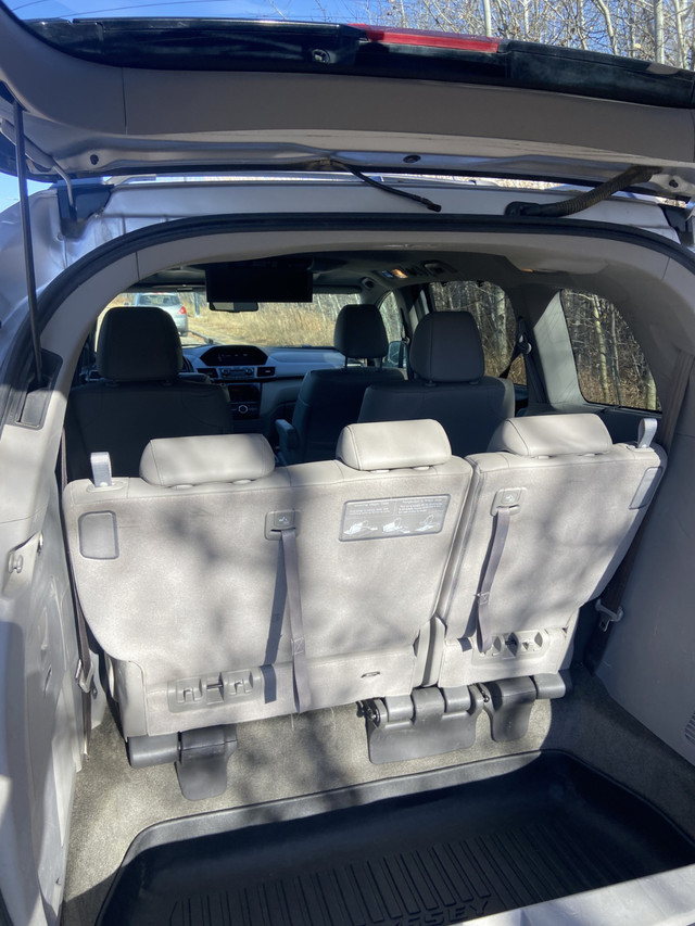 2015 Honda Odyssey Touring - Original Owners in Cars & Trucks in Edmonton - Image 2