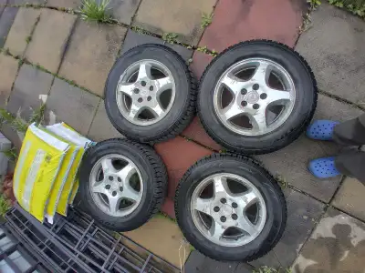 4 TOYO WINTER TIRES Acura / Honda rims 5x114.3 215/65R16 TOYO OBSERVE GSi-5 Make an offer