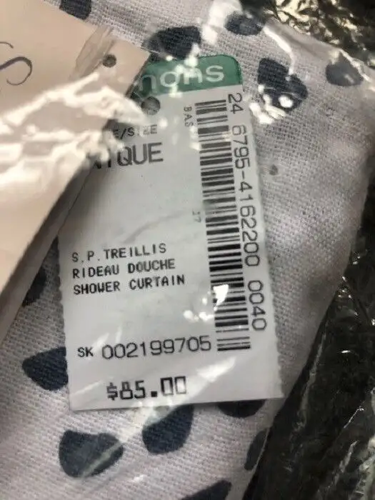 Samantha Pynn Designer Shower Curtain in Bathwares in Gatineau - Image 3