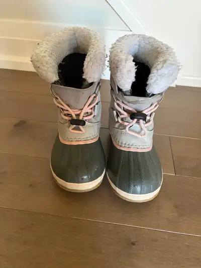 Sorel boots girls size 13Y, View more
