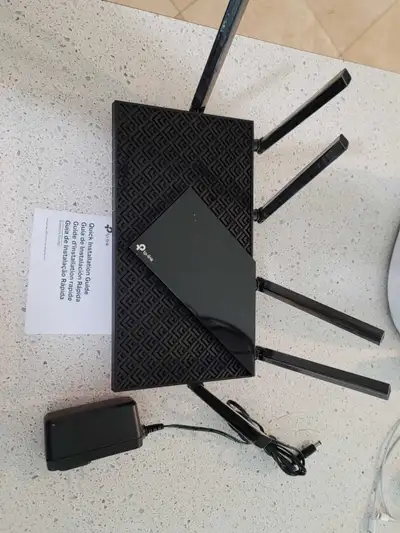 WiFi router for sale. Works excellent. Only reason for selling is we changed to Bell which has WiFi...