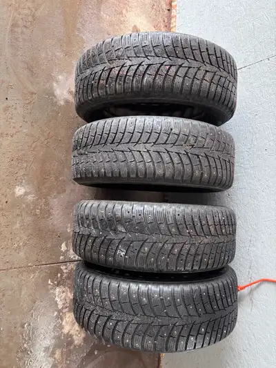 235/55/18 5 bolt chev rim came off 2017 gmc terrain asking 500 obo