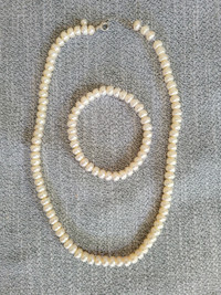 Pearl necklace set