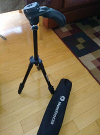 Manfrotto Compact Action Tripod (Black)