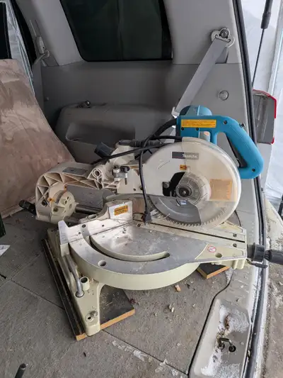 scie onglet circulaire marque Makita, View more