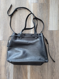Madewell Transport Bucket Bag - Full Leather