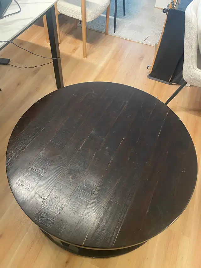 Wooden Coffee Table  in Coffee Tables in Mississauga / Peel Region - Image 4