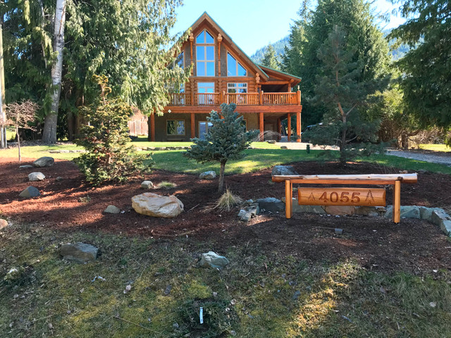 Shuswap Log Cabin Rental in British Columbia