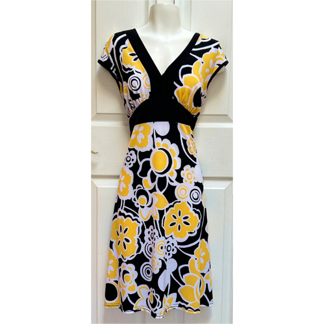 Black, Yellow, & White Floral Print Dress in Women's - Dresses & Skirts in Burnaby/New Westminster