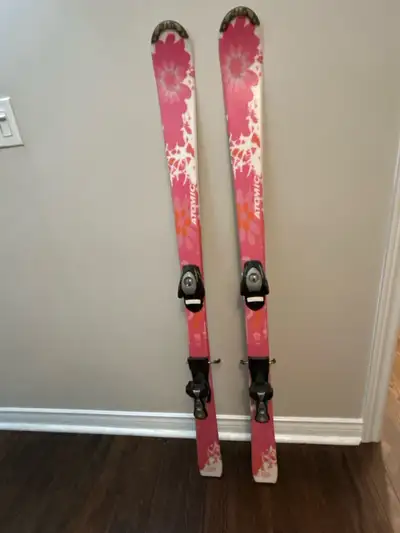Kids Atomic skis 55”., View more