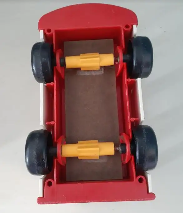 Vintage 1969 Fisher Price Little People Mini Bus with 2 people in Toys & Games in Markham / York Region - Image 9