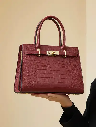 Sac rouge en cuir, View more