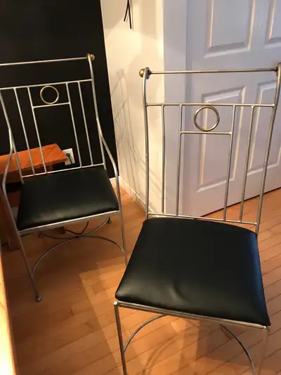 4 chaises en métal pour salle  à dîner et pour les repas à l’ext, View more