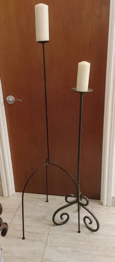 2 supports pour chandelles / 2 iron supports for candles, View more