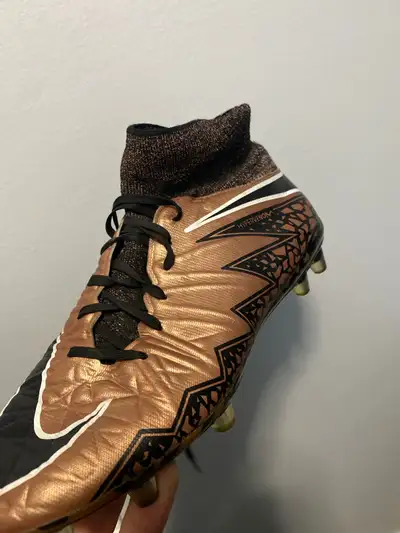 6Y 9/10 rating soccer cleats, View more