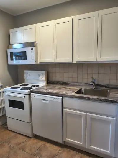 Within minutes of universities, Dalhousie, Kings & also close to downtown amenities. Utilities inclu...