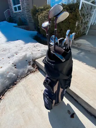 MENS RH GOLF CLUBS (12) Graphite shafts., View more