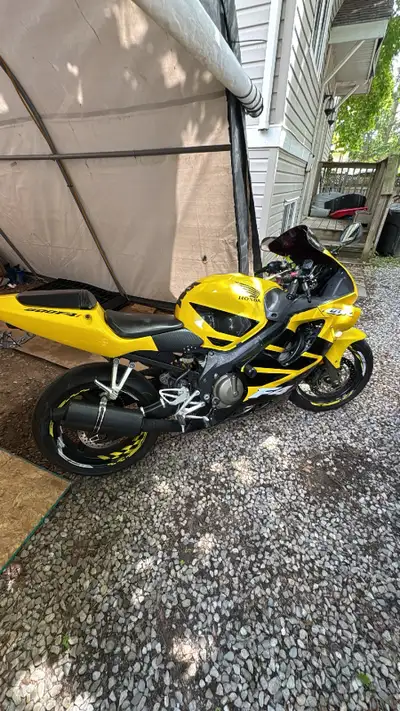 2002 Honda CBR 600cc F4i Its ready to go for the summer. Will take nothing to certify. Can come with...